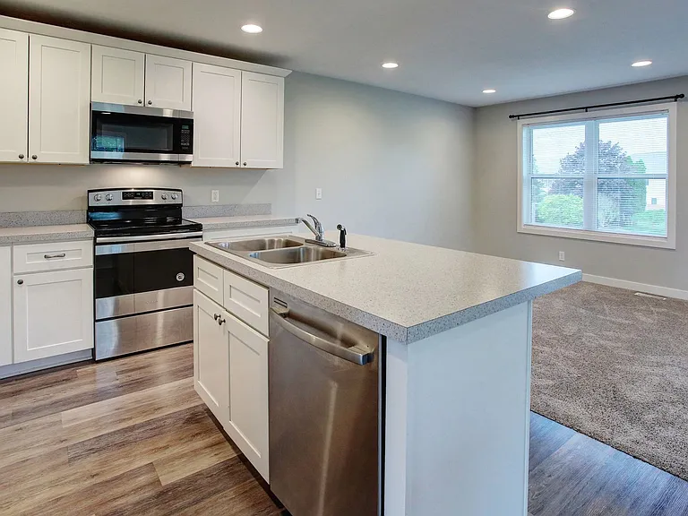 298 Northwest Xing — Photo 9