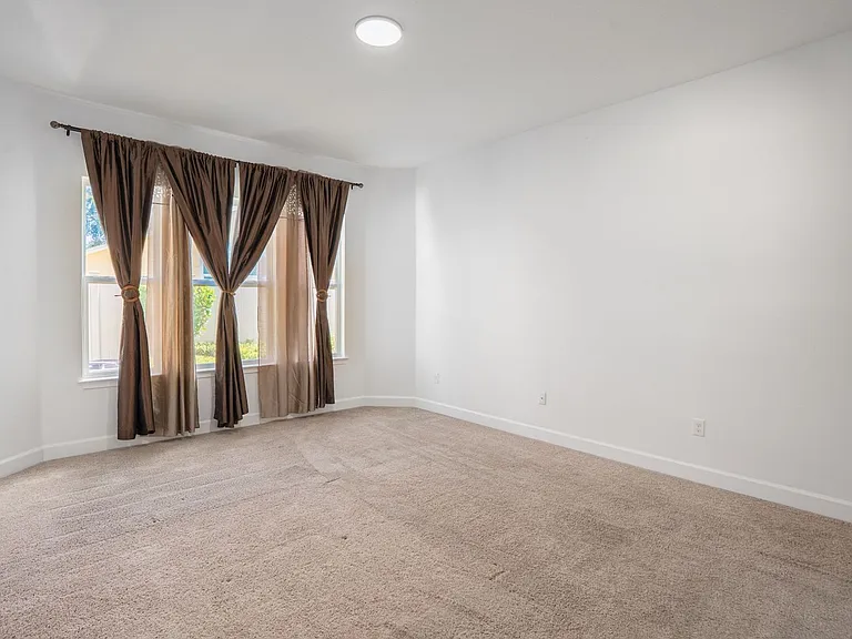 10667 Cardera Dr — Photo 27