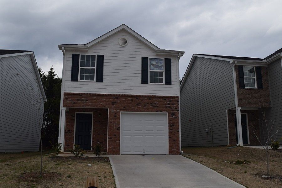 1st image of 2054 NE Belmont Cir