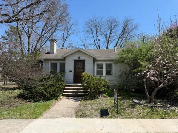 2138 Hughes Ave, Ames, IA 50014