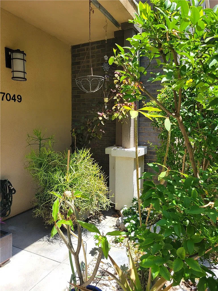 2 bed, 2.5 bath, 1721 sqft, $3,500 — Photo 1