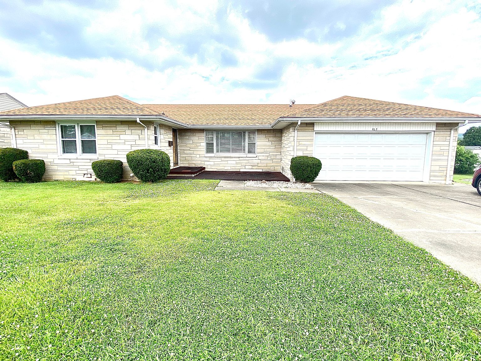 823 S Main St, Brownstown, IN 47220 Zillow