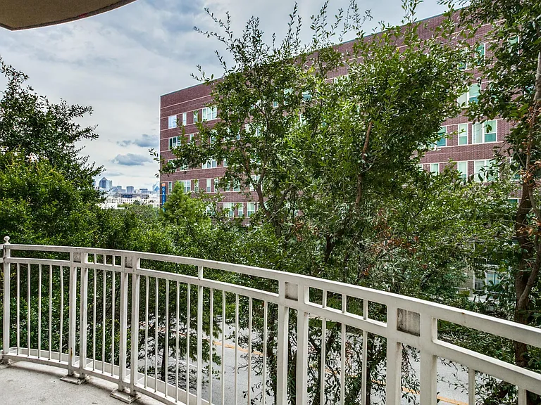 3225 Turtle Creek Blvd #220 — Photo 24