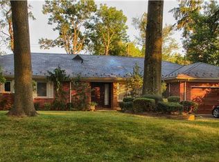 5 Somerset Dr S, Great Neck, NY 11020