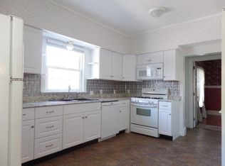 402 N Hambden St, Chardon, OH 44024