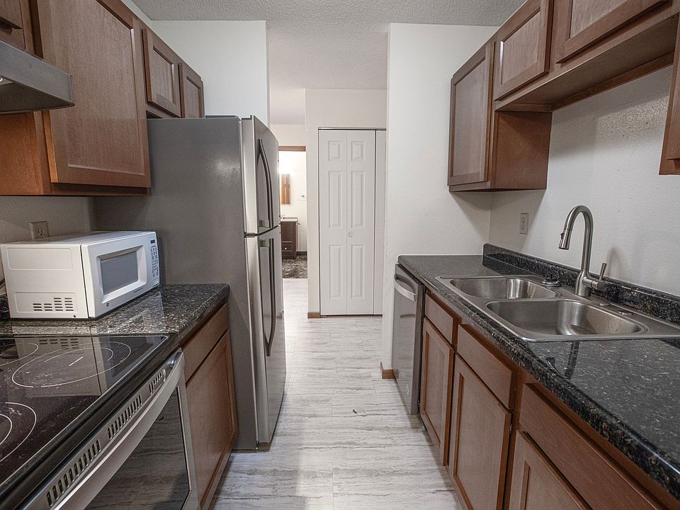 1st image of 607 Kenwood Ave APT 305