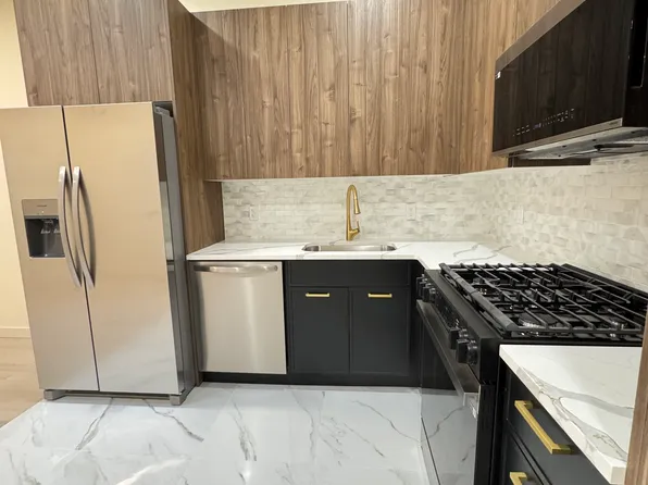 1221 Church Avenue image 3 of 21