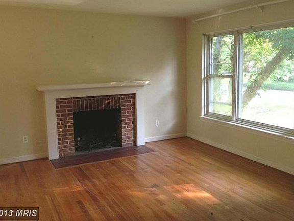 4th image of 7707 Geranium St
