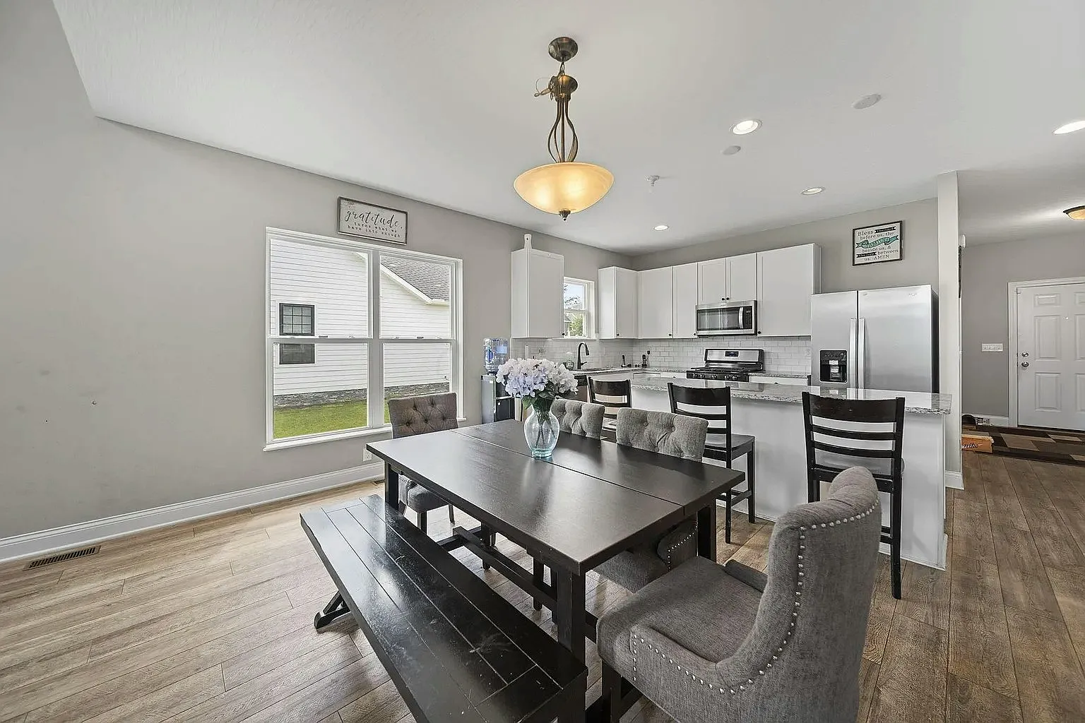 7275 Kerfield Dr — Photo 2