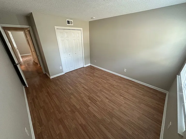 4630 Woodside Dr — Photo 10