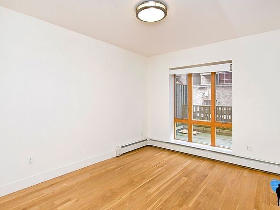 3rd image of 589 Flushing Ave APT 1B