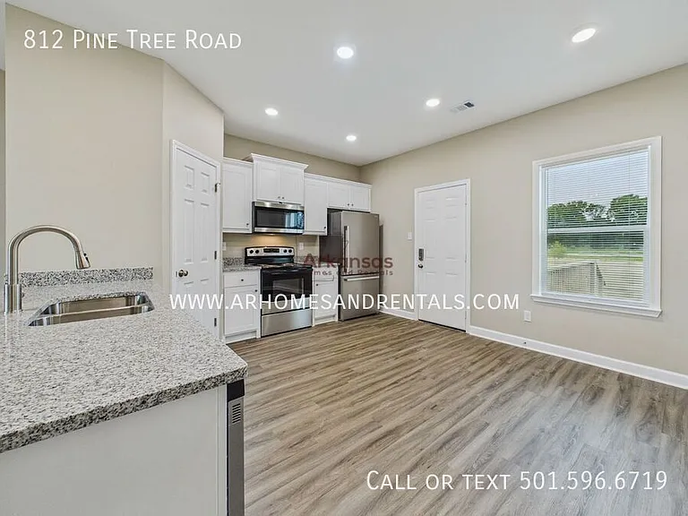 812 Pine Tree Rd — Photo 6