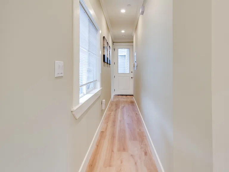 854 Mead Ave — Photo 10