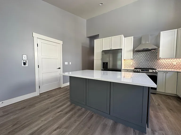 912 Citadel Dr — Photo 41
