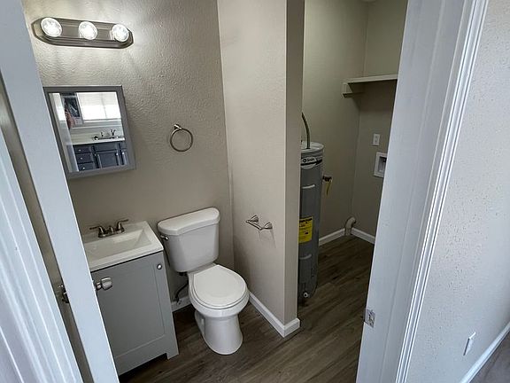 4th image of 4235 Sunset Dr #1