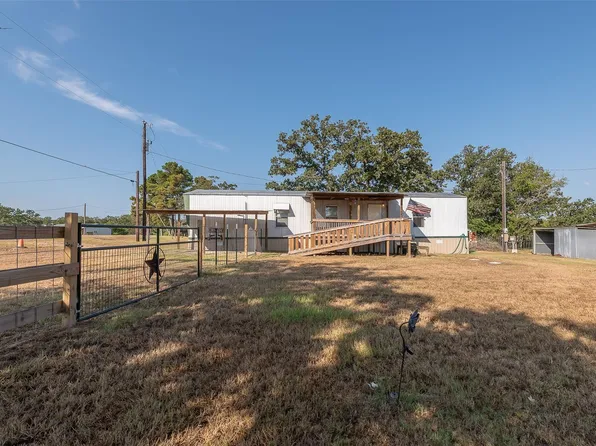 435 Leaning Oak Ln, Somerville, TX 77879