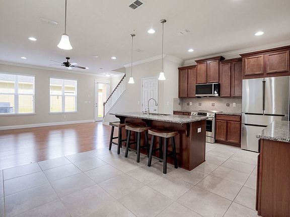 3rd image of 8049 Cadman St
