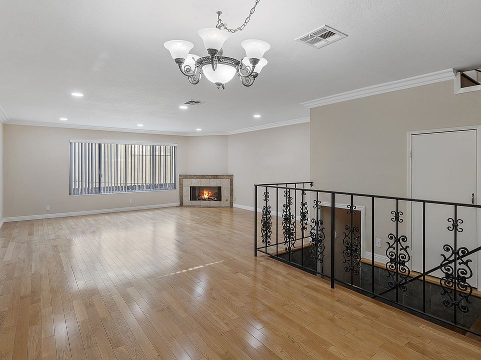1st image of 444 E Verdugo Ave APT 11