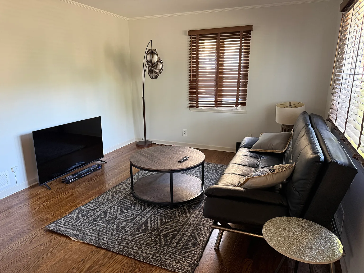 4 bed, $3,900 — Photo 3