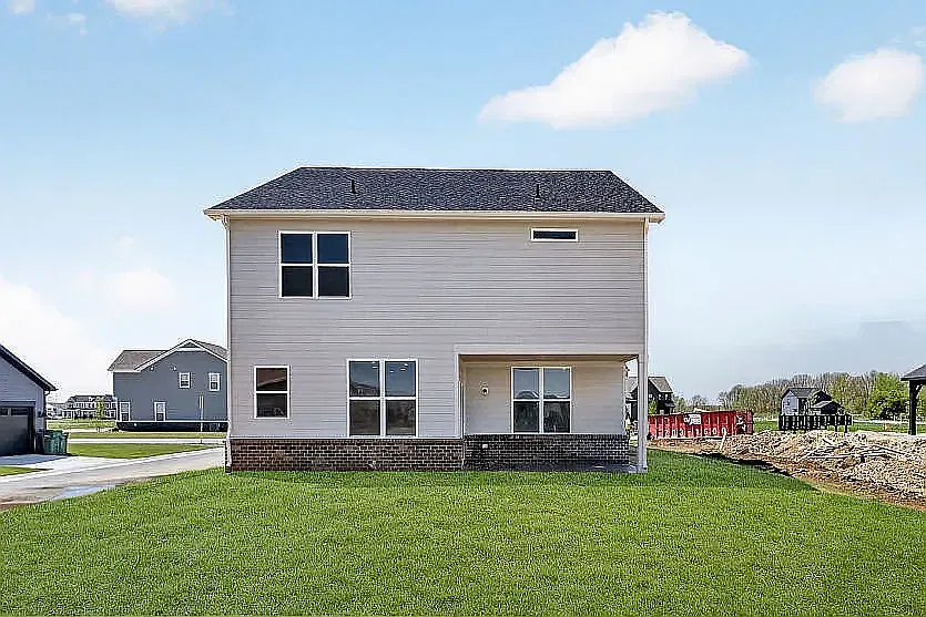5 bed, 2746 sqft, $3,100 — Photo 2