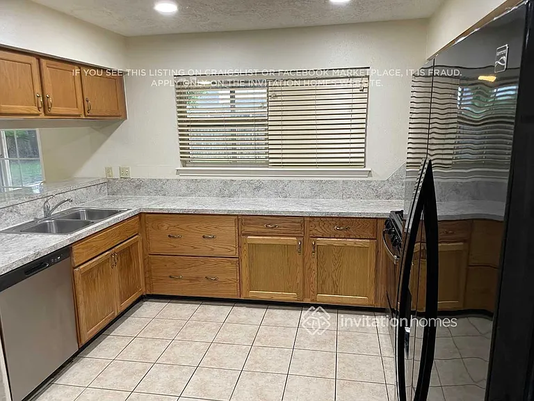 10514 Wayward Wind Ln — Photo 5