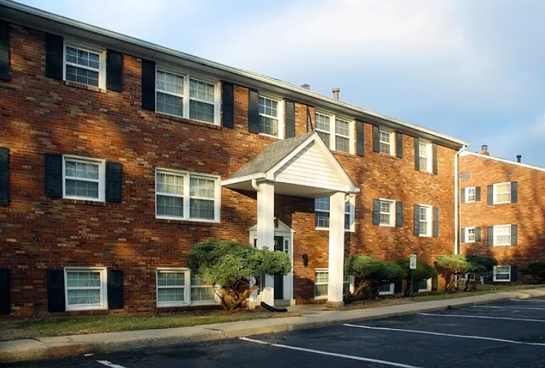 Arlington Terrace Apartments — Photo 1