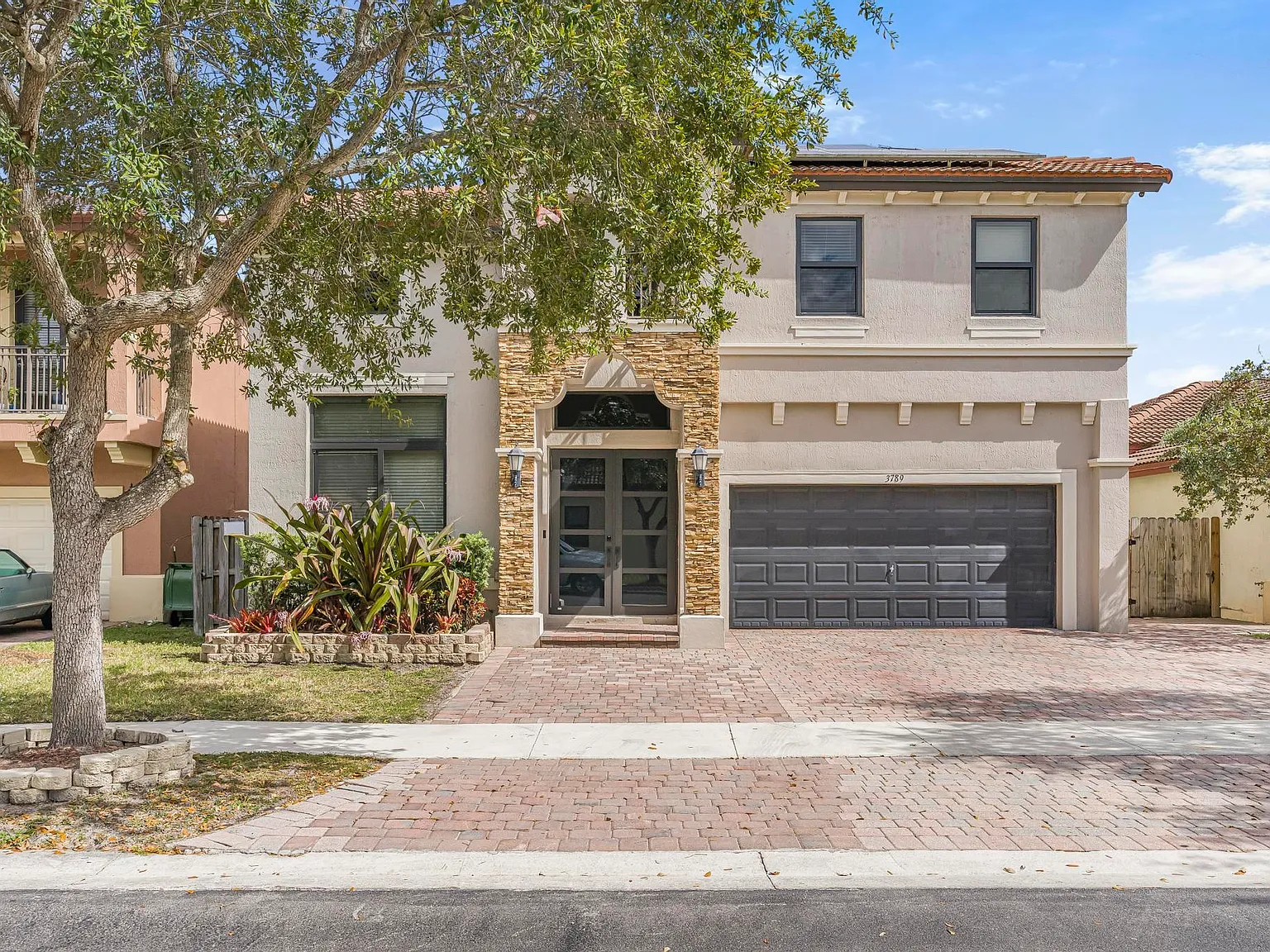 5 bed, 2732 sqft, $5,000 — Photo 3