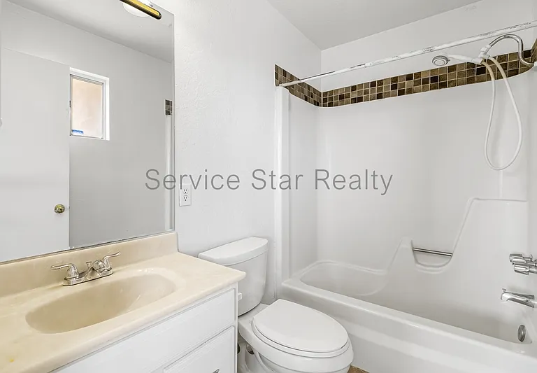 1158 W Hillview St — Photo 20