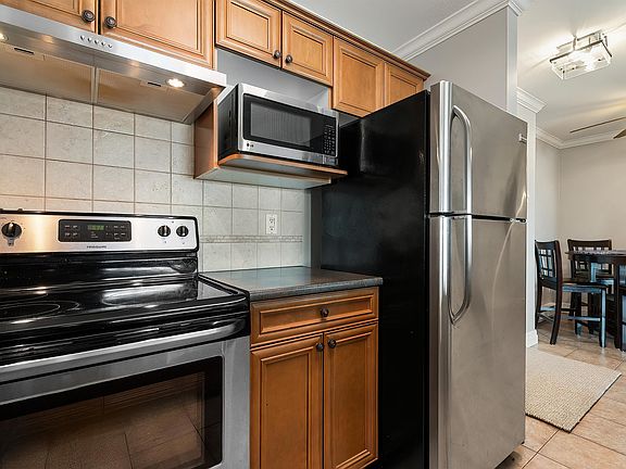 3rd image of 45769 Stevenson Rd #412