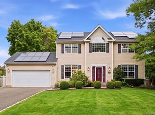 4 Patricks Way, Saint James, NY 11780