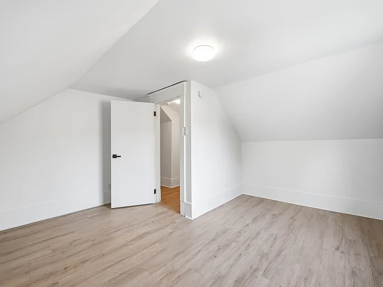 144 Arlington St — Photo 34