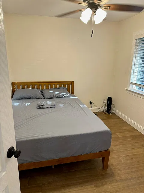 3 bed, 936 sqft, $950 — Photo 2