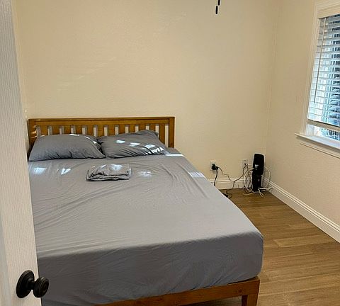 2nd image of 2130 Patricia Cir