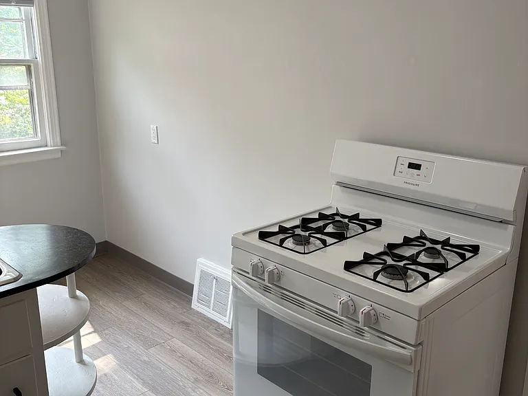 425 Lyon St NE #1 — Photo 15