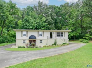 358 N Greenway Dr, Trinity, AL 35673