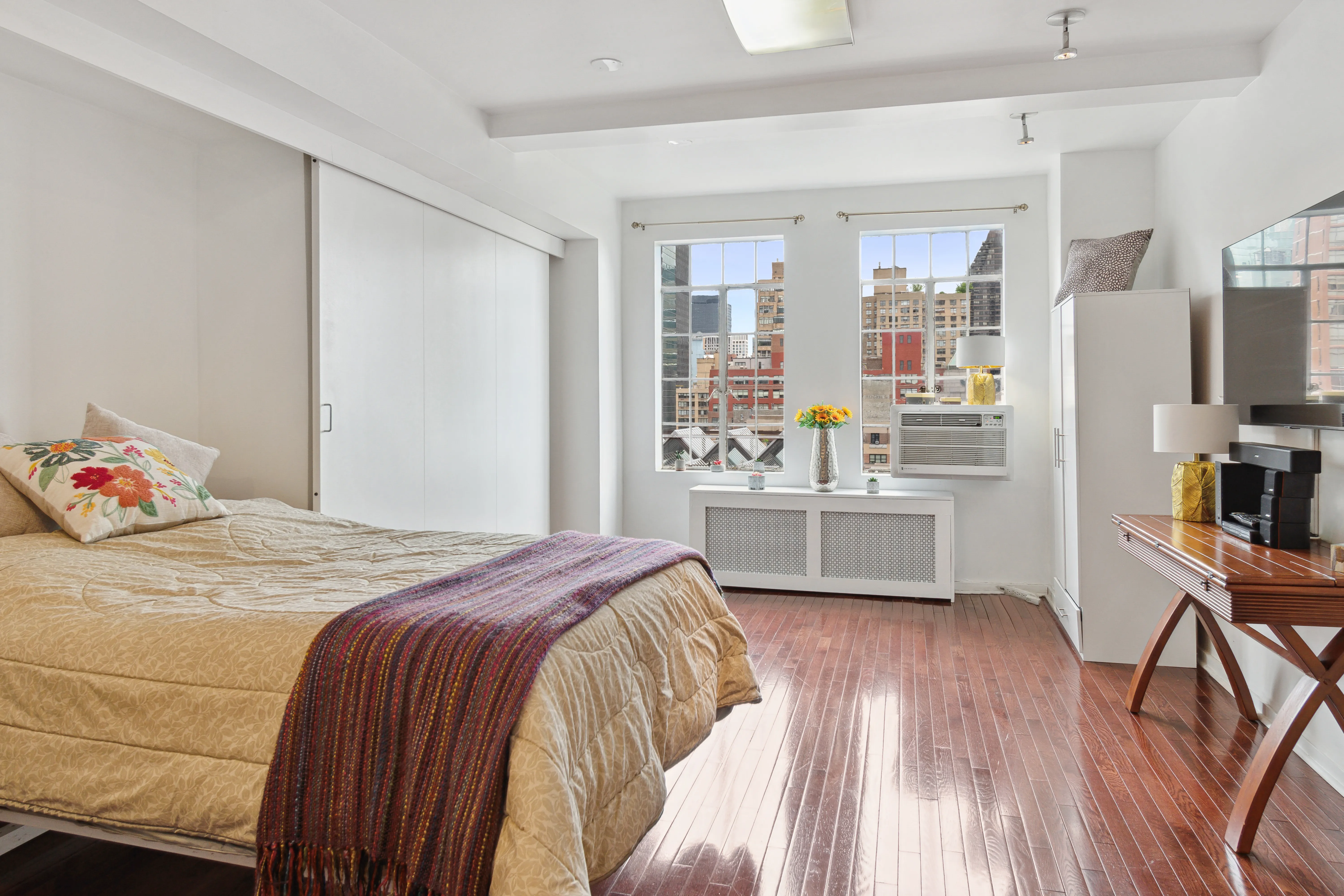 320 East 42nd Street #1903 in Murray Hill, Manhattan | StreetEasy