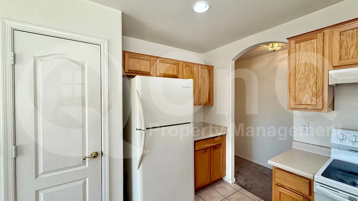 4 bed, 2.0 bath, 1635 sqft, $1,799 — Photo 4