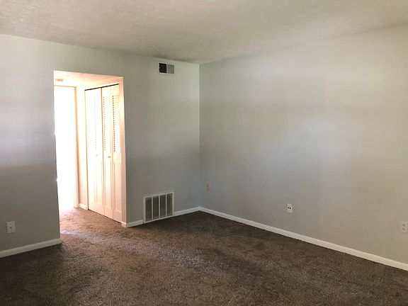 2nd image of 3323 Breckenridge Ln #1
