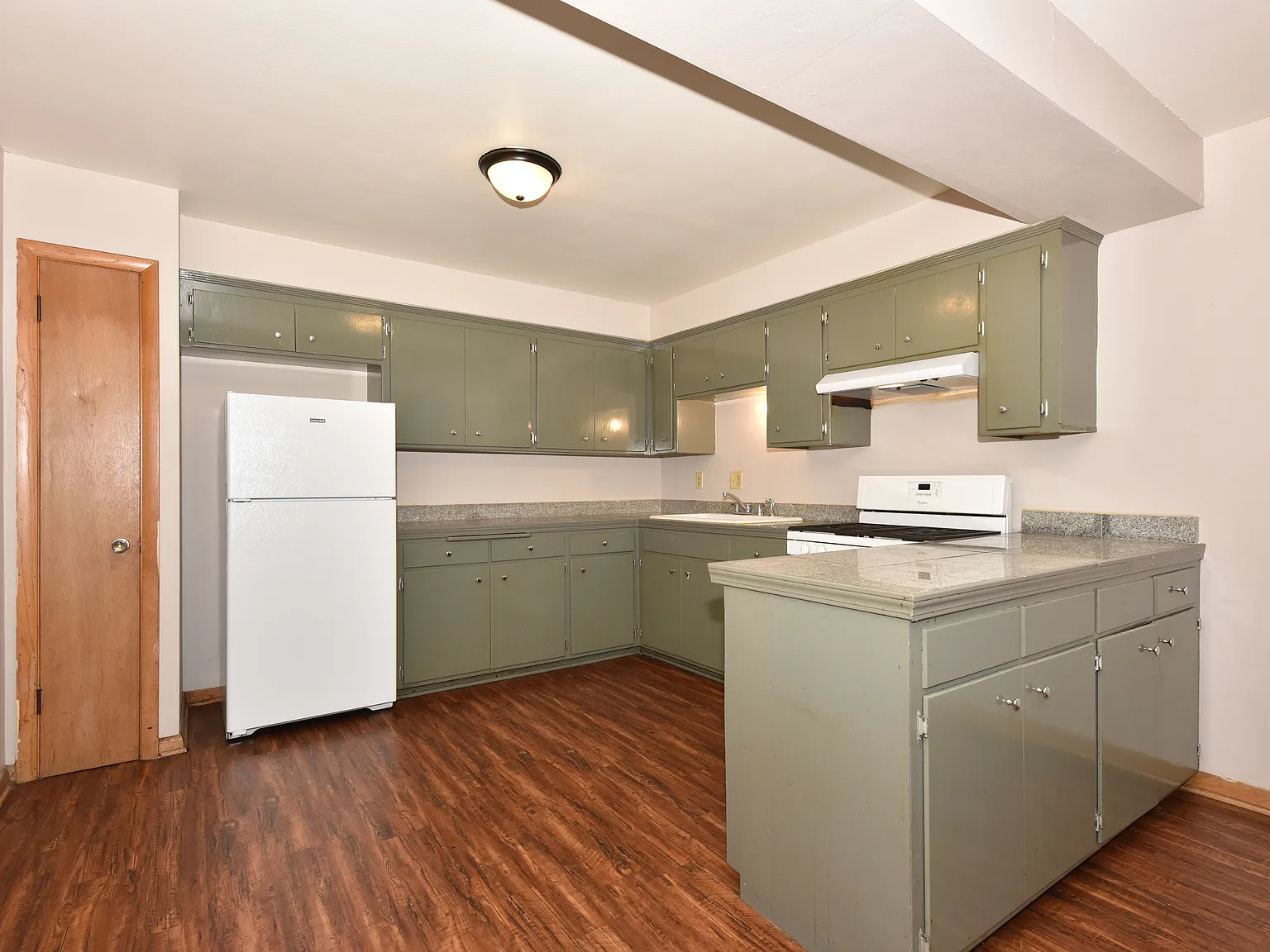 1 bed, 700 sqft, $875 — Photo 3