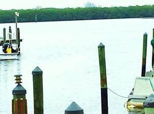 1716 Wheelhouse Cir, Ruskin, FL 33570