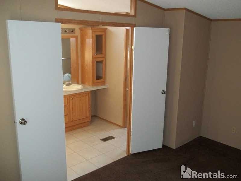 2nd image of 1108 Janeil Ln