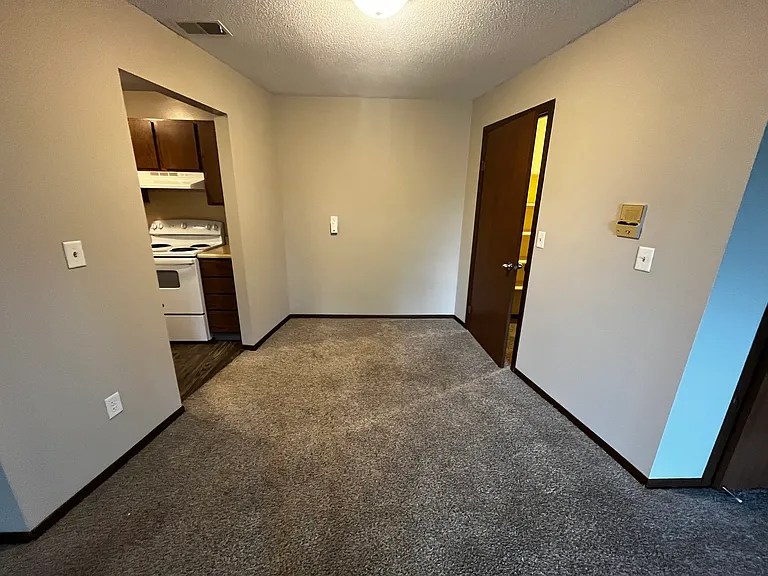 709 Fieldstone Ct #11 — Photo 5