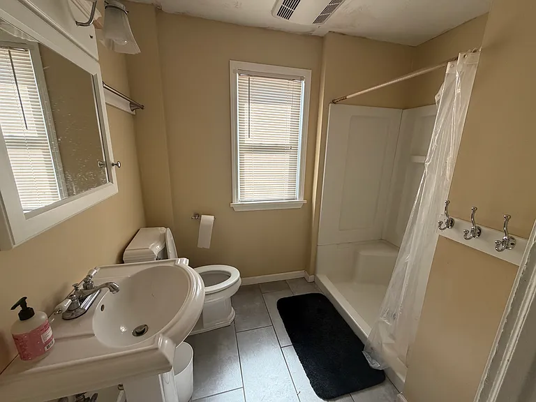 64 Barton St — Photo 8