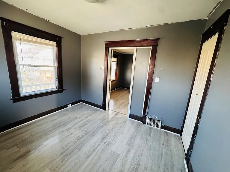 2816 E 125 ST — Photo 33