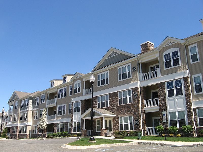 2nd image of 1106 Hale Dr