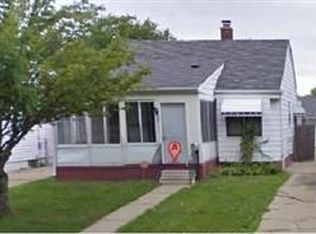 18731 Woodcrest St, Harper Woods, MI 48225