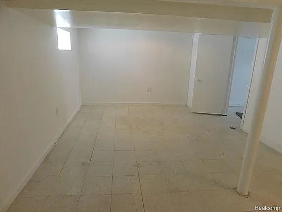 4th image of 23074 Hazelwood Ave