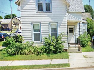 435 N 10th St, Manitowoc, WI 54220