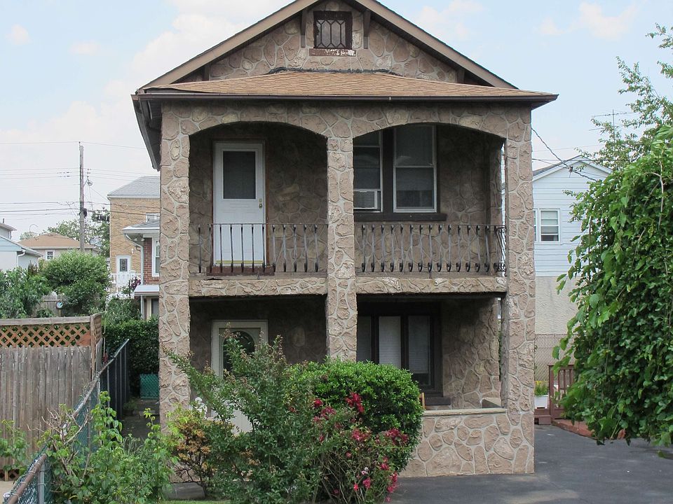 1st image of 257 Sand Ln