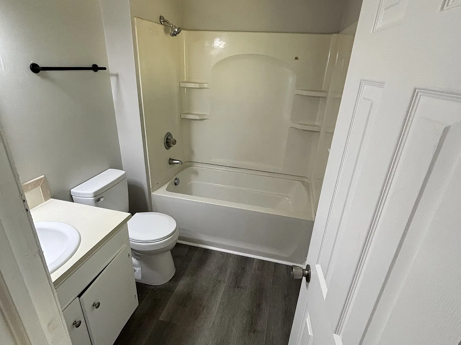802 Kate Street - B — Photo 3